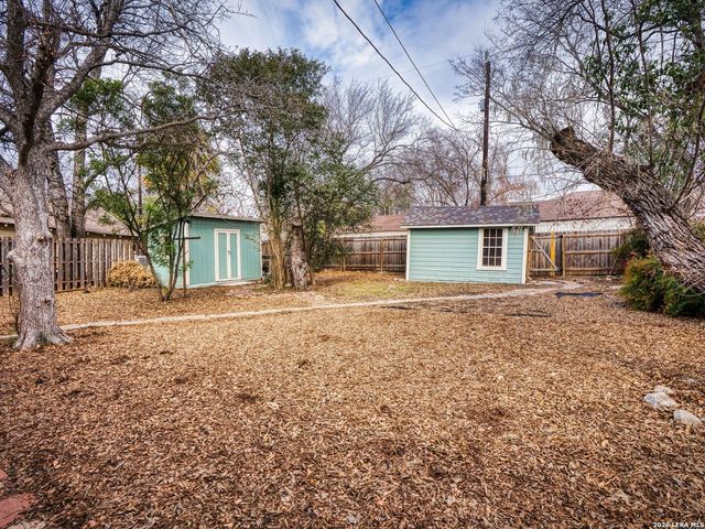 2141 W Magnolia Avenue, San Antonio, TX 78201