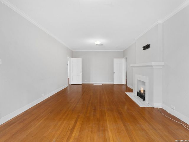 2141 W Magnolia Avenue, San Antonio, TX 78201