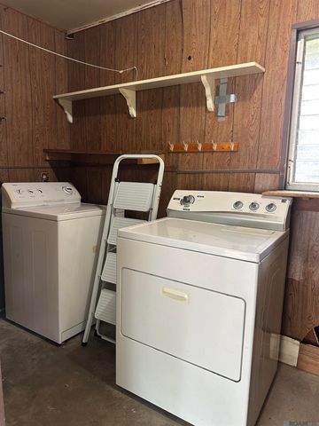 2412 South St, Baker, LA 70714