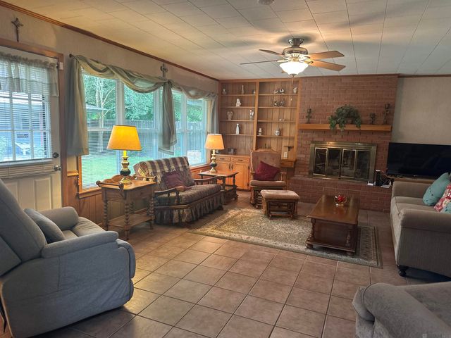 2412 South St, Baker, LA 70714