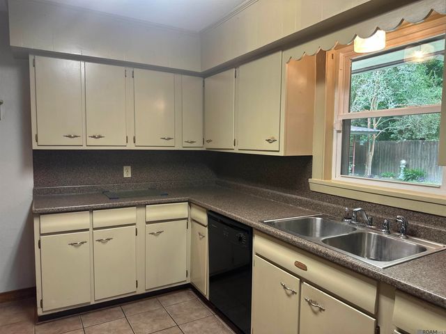 2412 South St, Baker, LA 70714