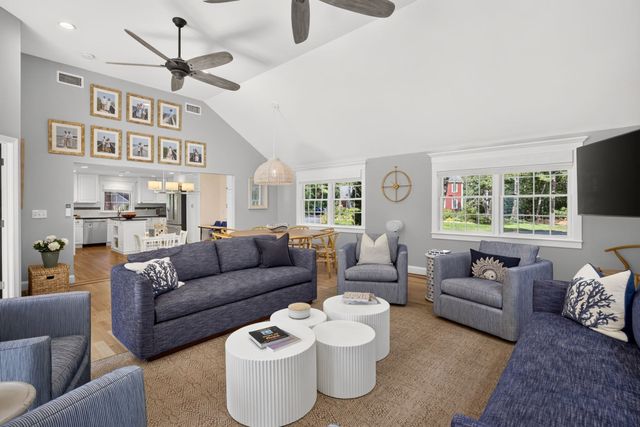 4 Wolf Hill Road, Sandwich, MA 02537