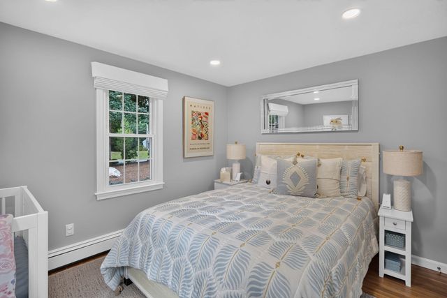 4 Wolf Hill Road, Sandwich, MA 02537