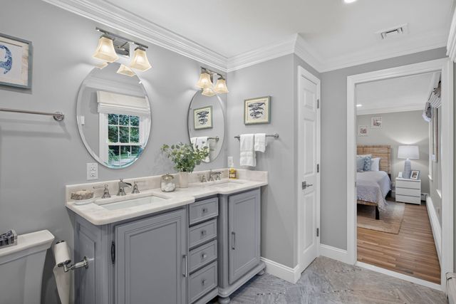 4 Wolf Hill Road, Sandwich, MA 02537
