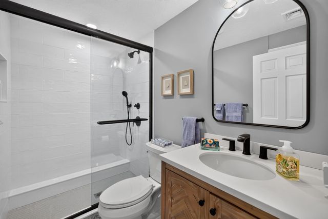 4 Wolf Hill Road, Sandwich, MA 02537
