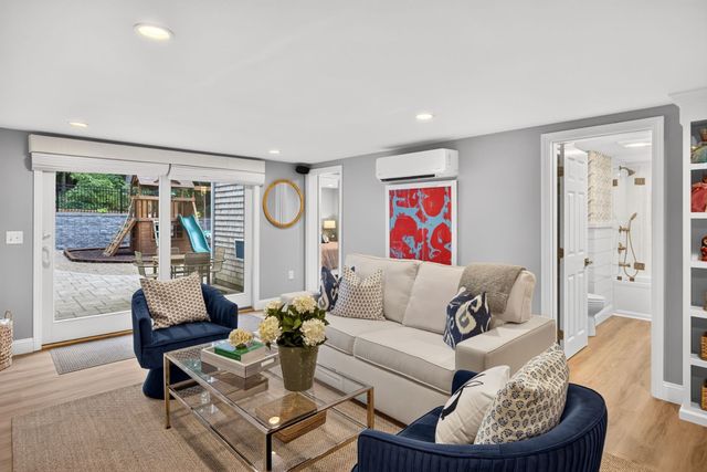 4 Wolf Hill Road, Sandwich, MA 02537
