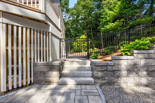 4 Wolf Hill Road, Sandwich, MA 02537