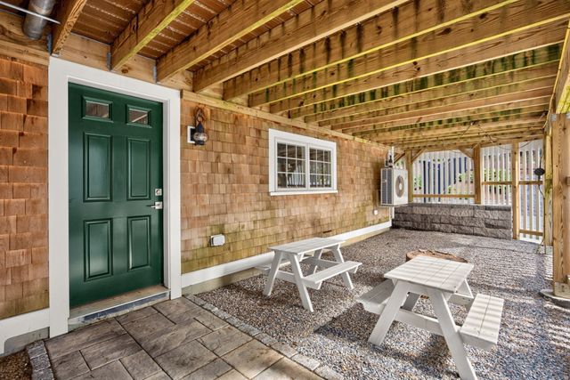 4 Wolf Hill Road, Sandwich, MA 02537