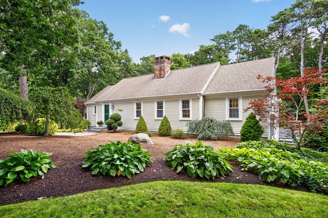 4 Wolf Hill Road, Sandwich, MA 02537