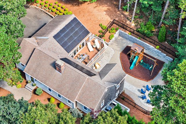 4 Wolf Hill Road, Sandwich, MA 02537