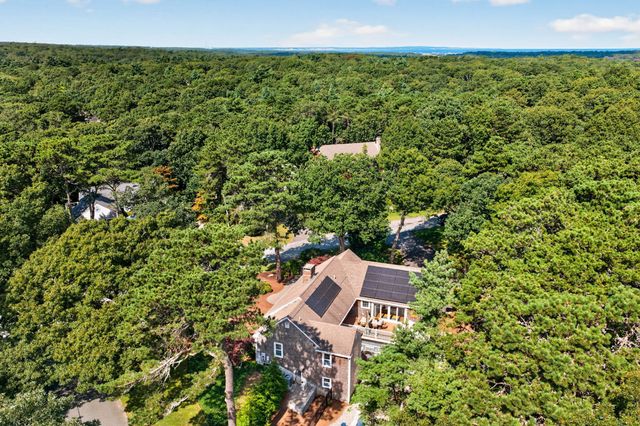 4 Wolf Hill Road, Sandwich, MA 02537