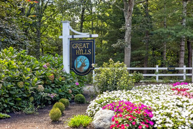 4 Wolf Hill Road, Sandwich, MA 02537
