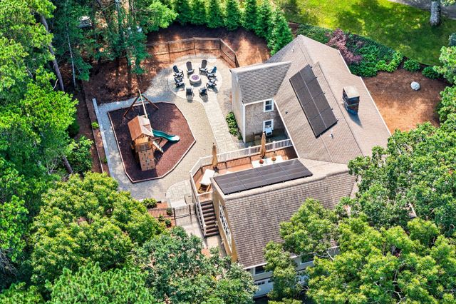 4 Wolf Hill Road, Sandwich, MA 02537