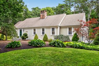 4 Wolf Hill Road, Sandwich, MA 02537