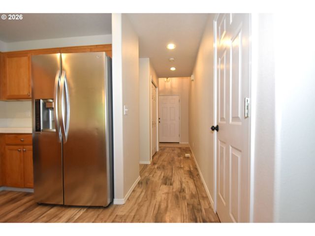 1381 Ne KINNEY St, Hillsboro, OR 97124