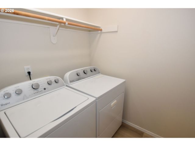 1381 Ne KINNEY St, Hillsboro, OR 97124