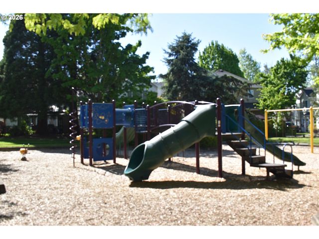 1381 Ne KINNEY St, Hillsboro, OR 97124