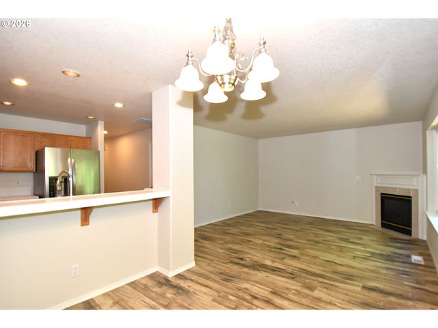 1381 Ne KINNEY St, Hillsboro, OR 97124