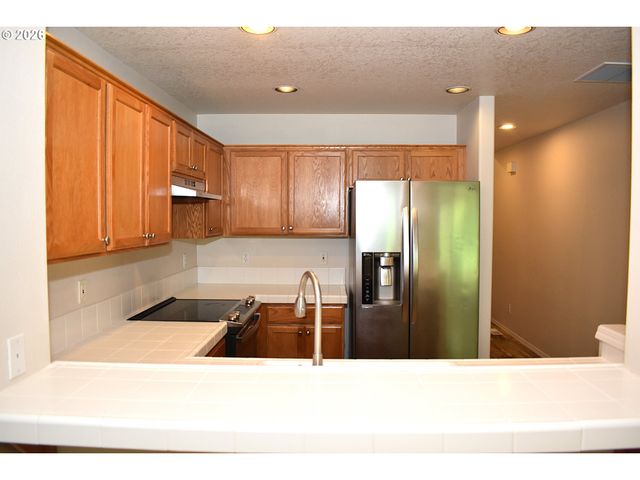1381 Ne KINNEY St, Hillsboro, OR 97124