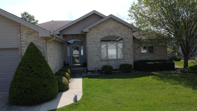 830 Coyote Trail, Manteno, IL 60950
