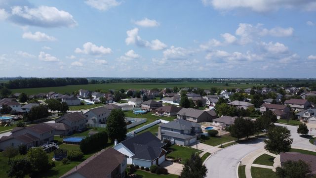 830 Coyote Trail, Manteno, IL 60950