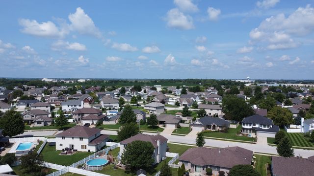 830 Coyote Trail, Manteno, IL 60950