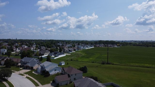 830 Coyote Trail, Manteno, IL 60950