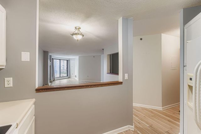 6500 Woodlake Drive 401, Richfield, MN 55423