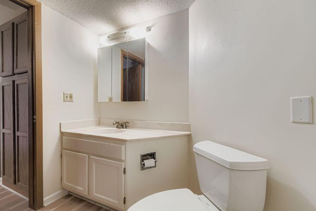 6500 Woodlake Drive 401, Richfield, MN 55423