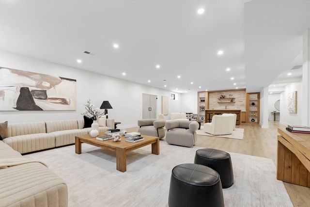 28 Dorothy Rd, Newton, MA 02459