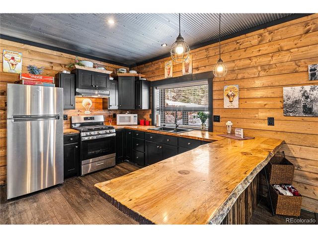 274 County Road 356, Westcliffe, CO 81252