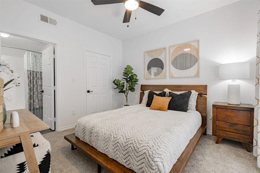 1600 N 9th Street B2R, Midlothian, TX 76065