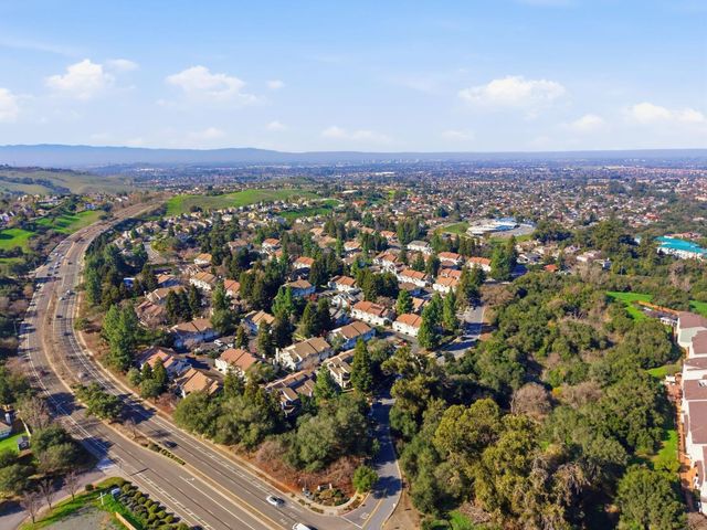 2732 Buena View Court, San Jose, CA 95121