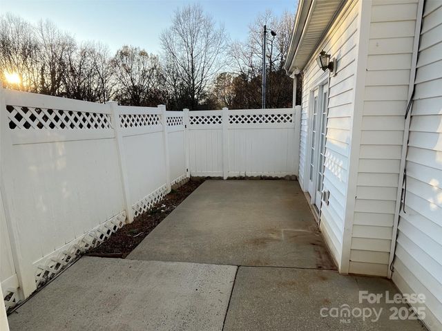 6377 Mallard View Lane, Charlotte, NC 28269