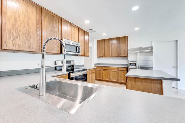 1200 Del Roy DR, Cedar Park, TX 78613