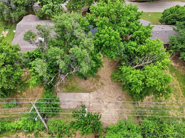 1810 S Hudson Avenue, Tulsa, OK 74112