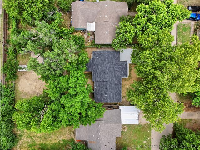 1810 S Hudson Avenue, Tulsa, OK 74112