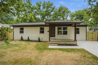 1810 S Hudson Avenue, Tulsa, OK 74112