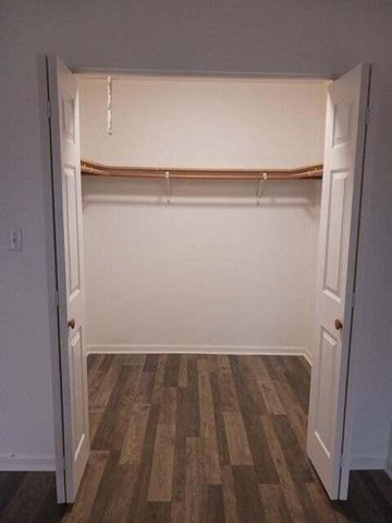 6070 Pennsylvania Drive, Merrillville, IN 46410