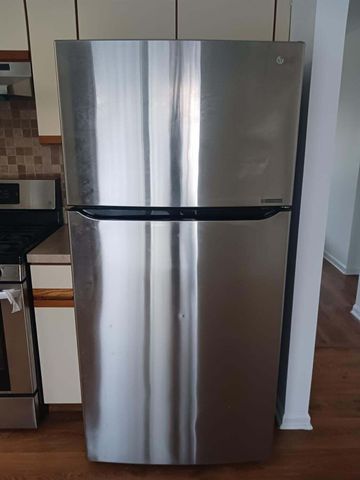 6070 Pennsylvania Drive, Merrillville, IN 46410