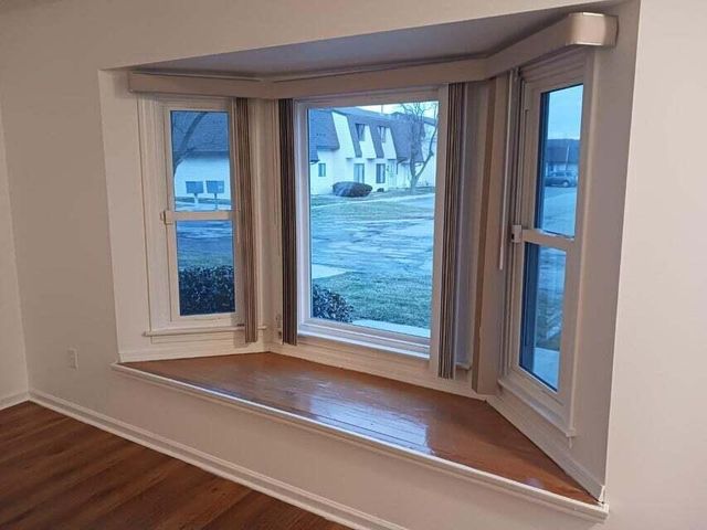 6070 Pennsylvania Drive, Merrillville, IN 46410