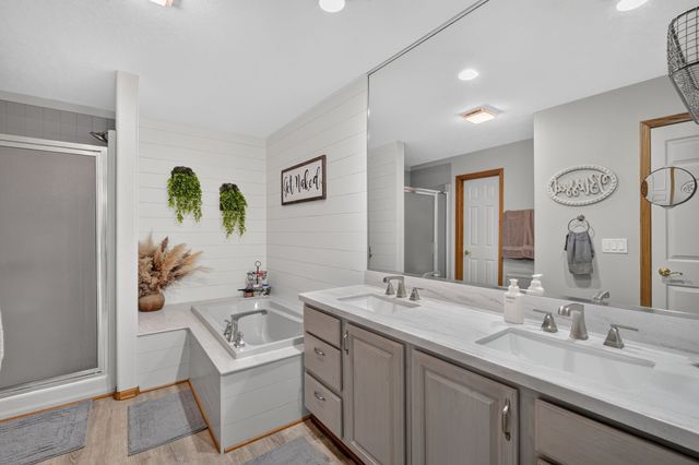 3587 NW 92nd Place, Polk City, IA 50226
