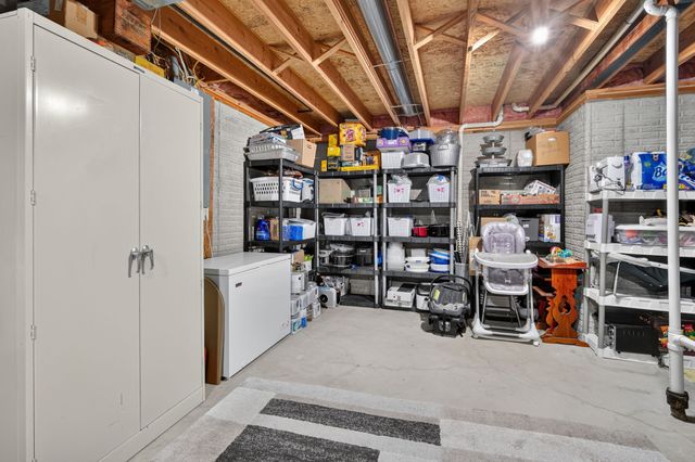 3587 NW 92nd Place, Polk City, IA 50226
