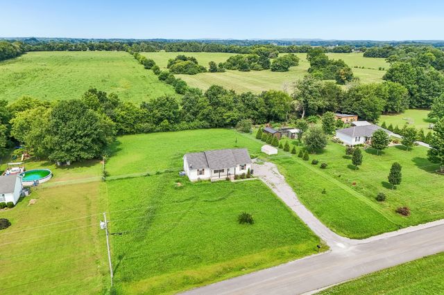 318 Cayenne Rd, Bell Buckle, TN 37020