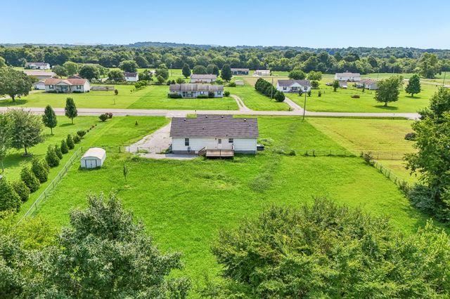 318 Cayenne Rd, Bell Buckle, TN 37020