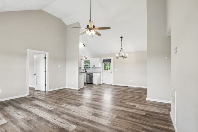 318 Cayenne Rd, Bell Buckle, TN 37020