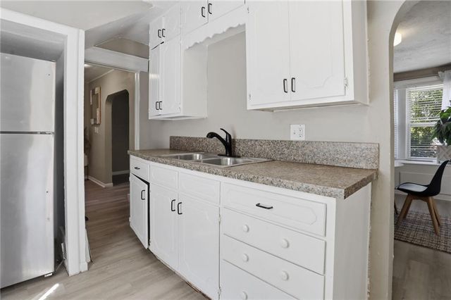 8841 E Winner Road, Independence, MO 64053