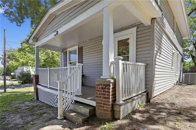 8841 E Winner Road, Independence, MO 64053