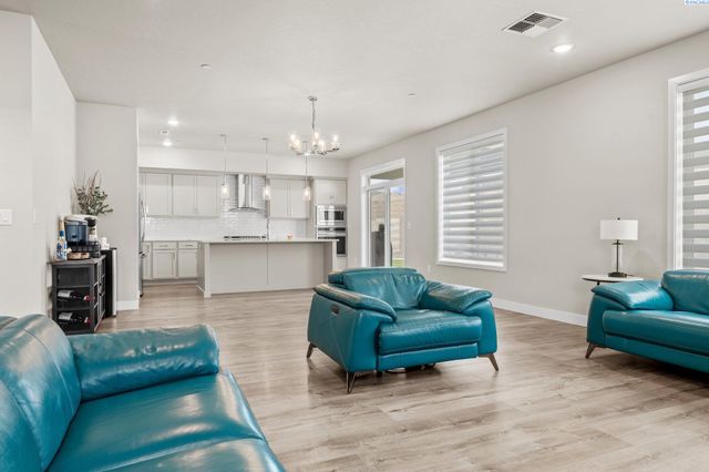 4182 Potlatch St, Richland, WA 99352