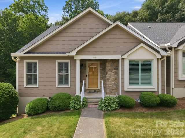 188 39th Avenue Court NW, Hickory, NC 28601